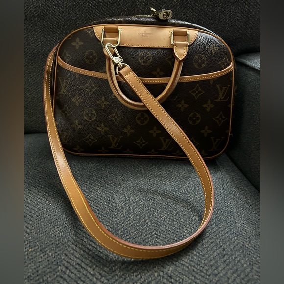Louis Vuitton Handbags - Authentic Gorgeous Louis Vuitton Trouville Handbag.